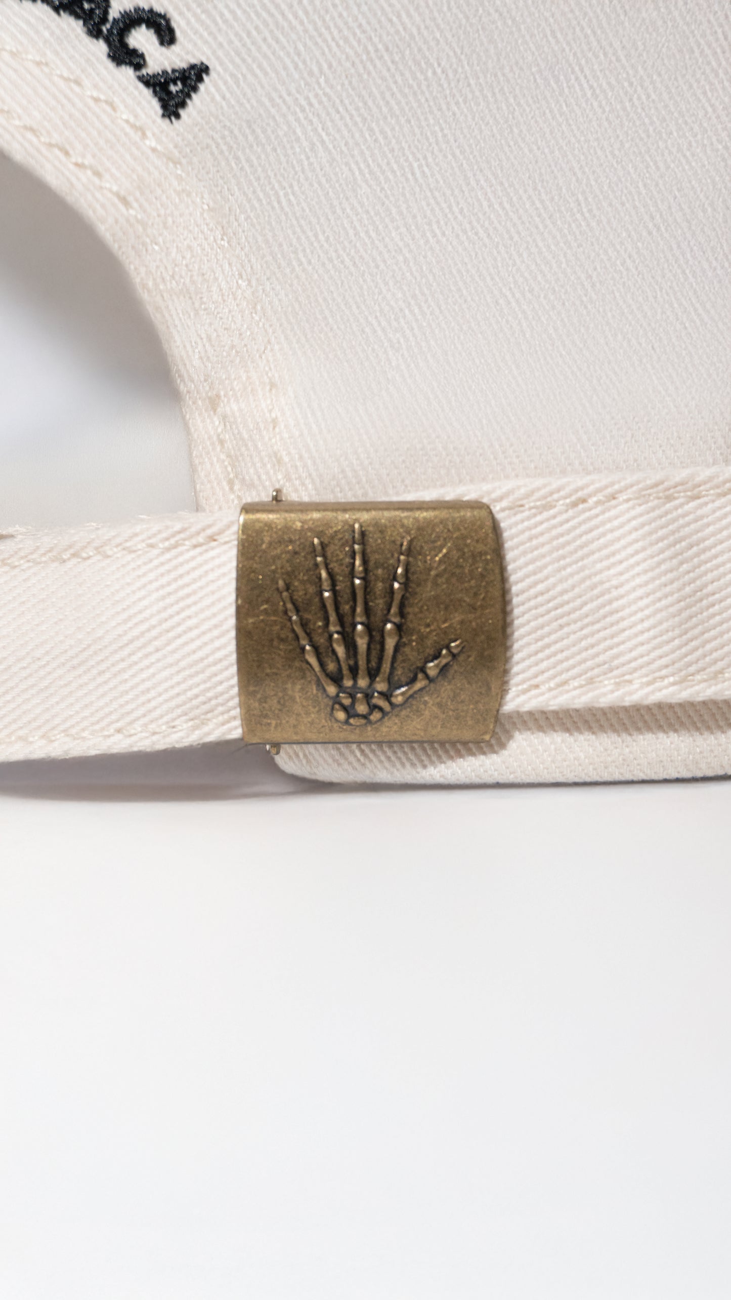 Gorra "La Blanca" Manos de Calaca