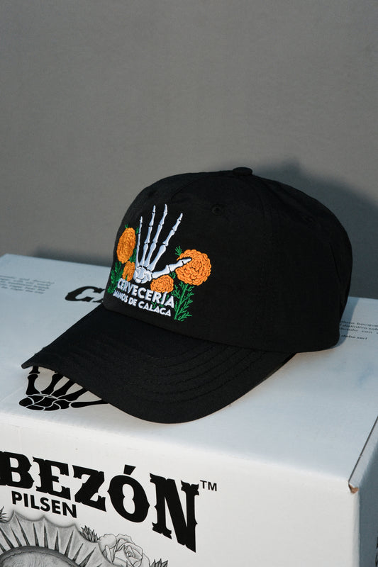 Gorra con Logo Cempasúchil Manos de Calaca